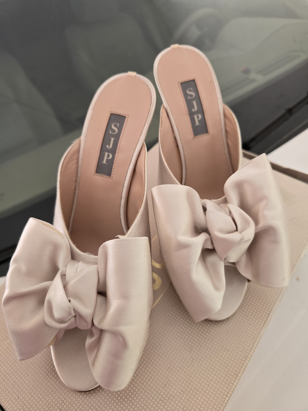 SJP by Sarah Jessica Parker Women's Vesper Peep Bow Mule Pump